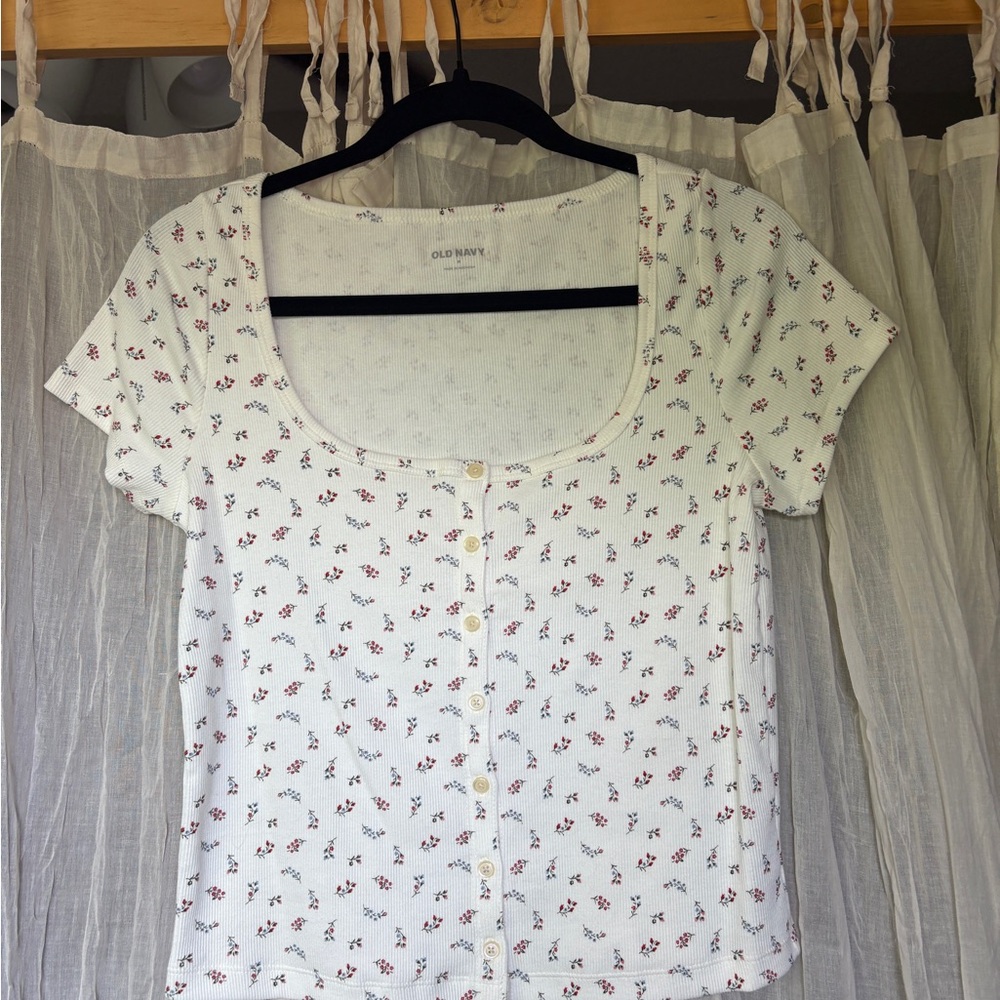 Old Navy White Fitted Buttoned Blouse
